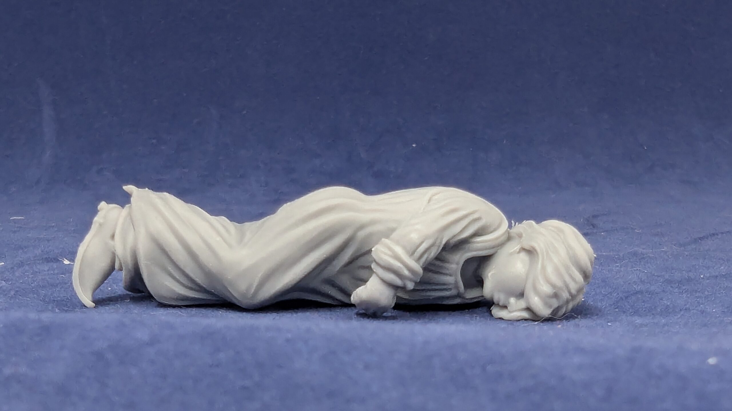 Injured medieval woman EM