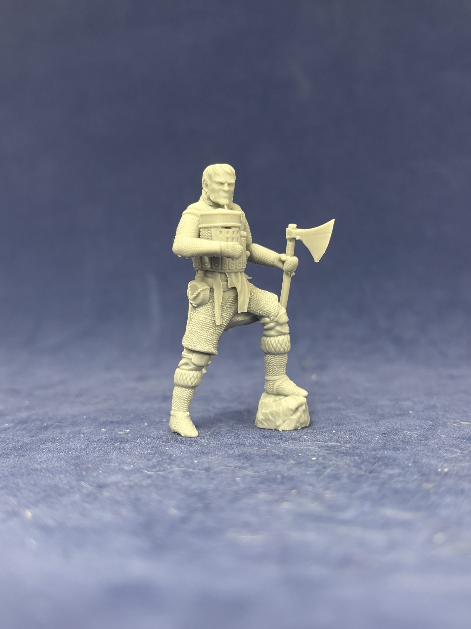 Medieval knight with great axe and helmet - NCM