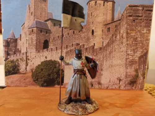 Medieval crusader fighting with axe - NCM photo review