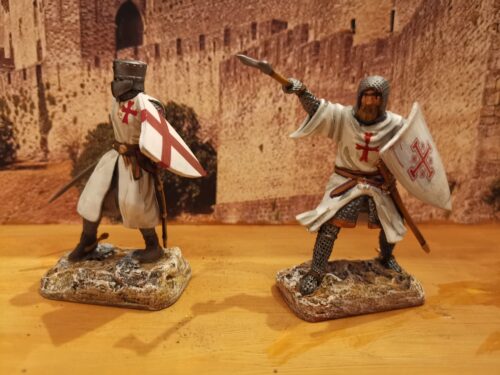 Medieval crusader fighting with axe - NCM photo review