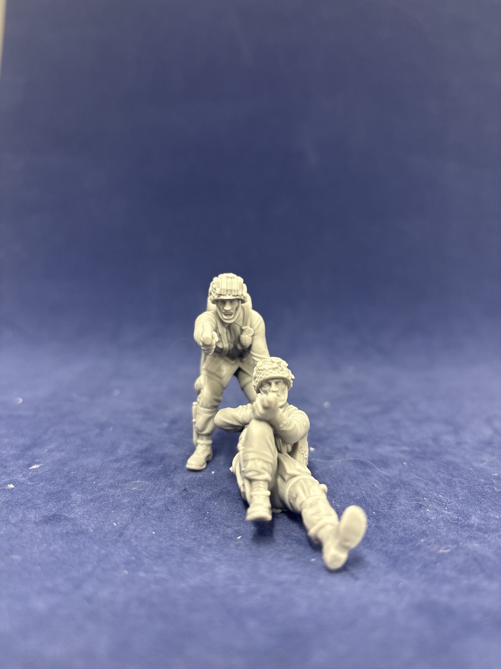WW2 US paratroopers rescue scene