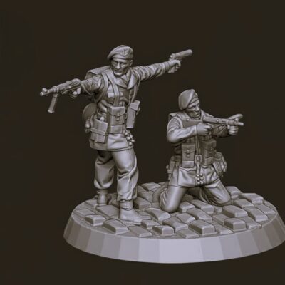 WW2 British paratroopers firing with berets