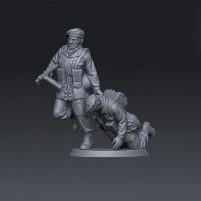 WW2 British paratroopers rescue scene in berets