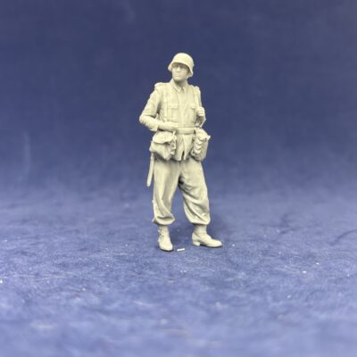 Standing engineer soldier German WW2
